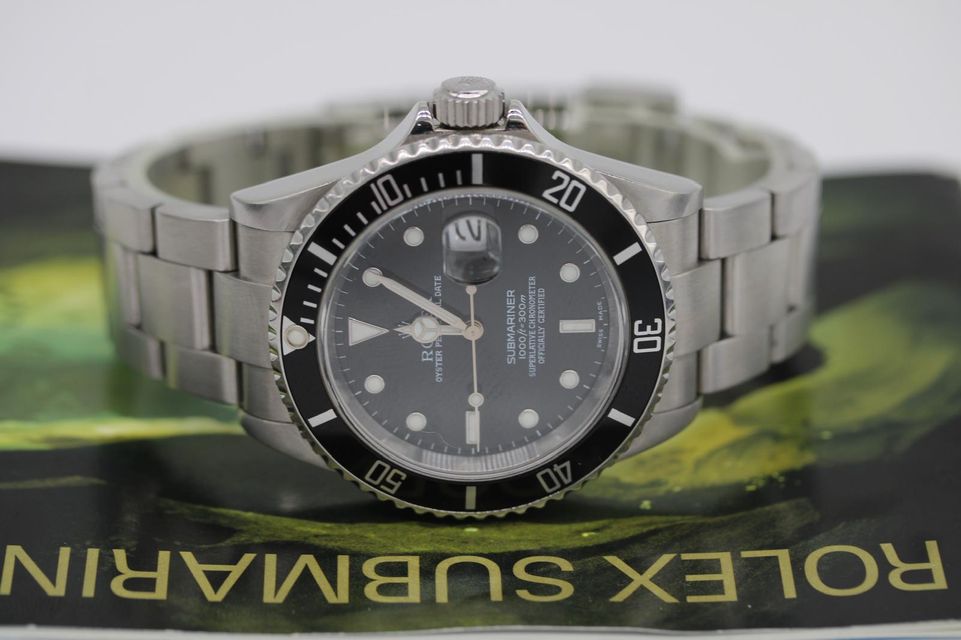 Rolex Submariner 16610 Image 5
